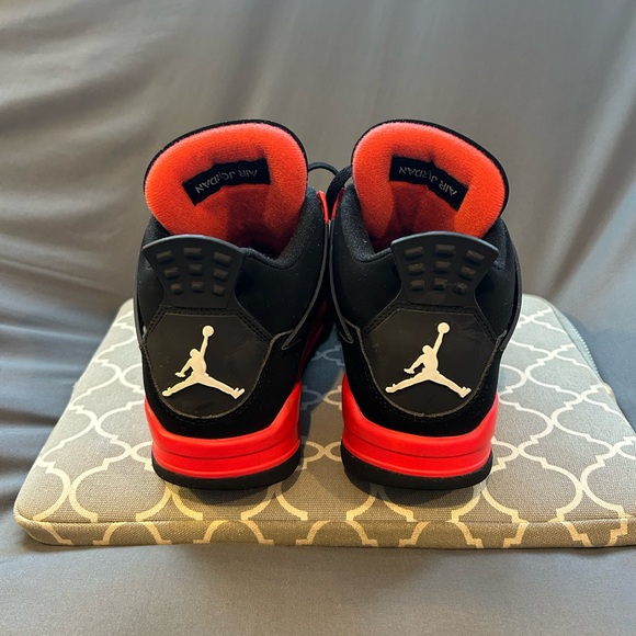 Jordan 4 Retro
Thunder Red” - Picture 13 of 13